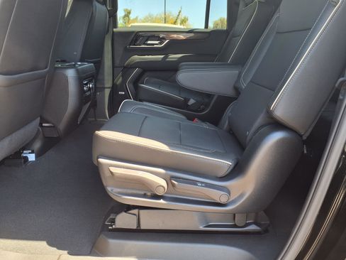 Used 2026 GMC Yukon XL Elevation image 16