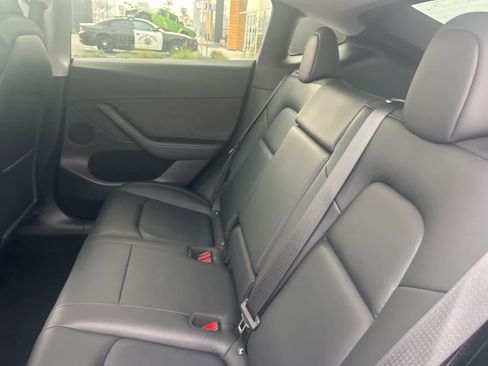 Used 2022 Tesla Model Y Performance image 22