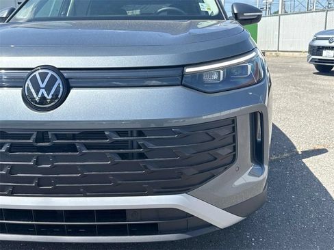 Used 2025 Volkswagen Tiguan S FWD image 7