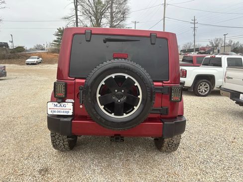 Used 2012 Jeep Wrangler Unlimited Sahara AWD/4WD image 4