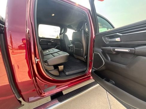Used 2024 RAM 1500 Laramie AWD/4WD image 32