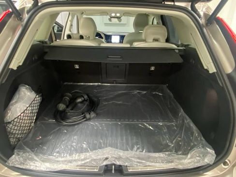Used 2025 Volvo XC60 T8 Plus w/ Protection Package Premier AWD/4WD image 9