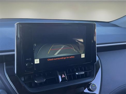 Certified 2024 Toyota Corolla Cross XLE image 25