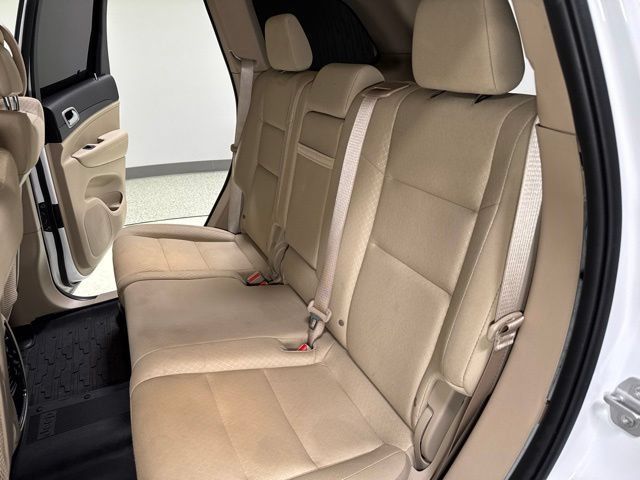 Used 2020 Jeep Grand Cherokee Laredo AWD/4WD image 24
