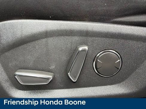 Used 2016 Ford Fusion SE FWD image 16