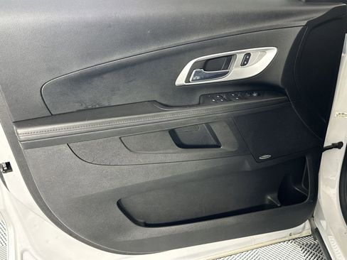 Used 2017 Chevrolet Equinox Premier w/ Enhanced Convenience Package FWD image 28