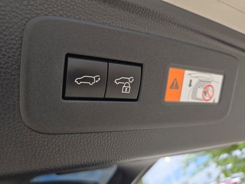 Used 2024 Lexus GX 550 image 32