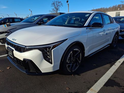 New 2025 Kia K4 GT-Line image 3