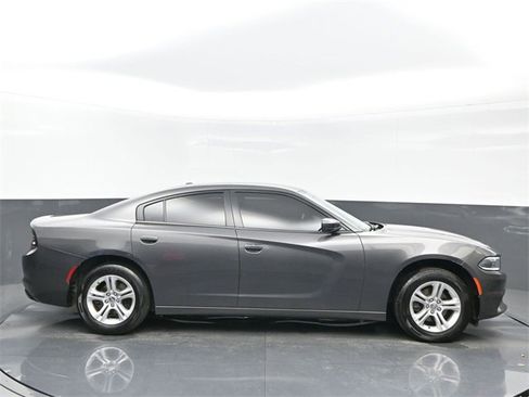 Used 2019 Dodge Charger SXT image 7