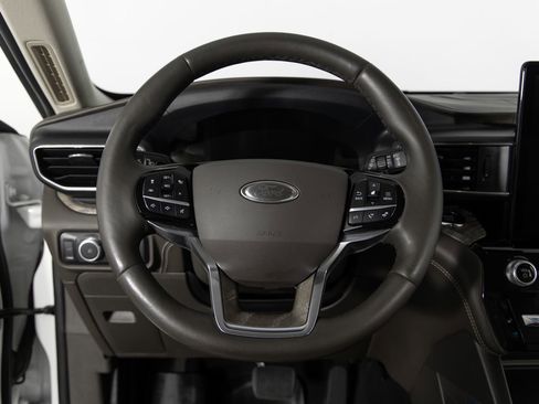 Used 2021 Ford Explorer Platinum w/ Equipment Group 601A image 31