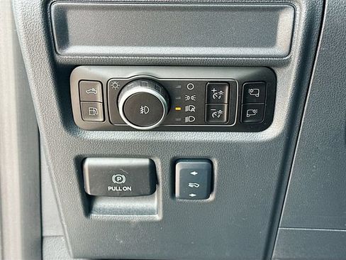 Used 2025 Ford F150 Lariat w/ Equipment Group 502A High AWD/4WD image 10