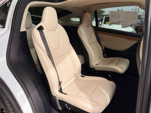 Used 2018 Tesla Model X AWD/4WD image 22