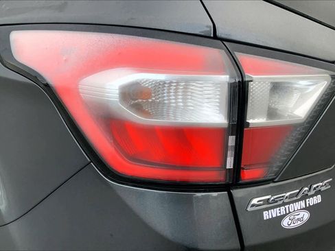 Used 2018 Ford Escape SE image 27