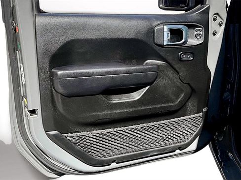 Used 2023 Jeep Wrangler Sport S image 21