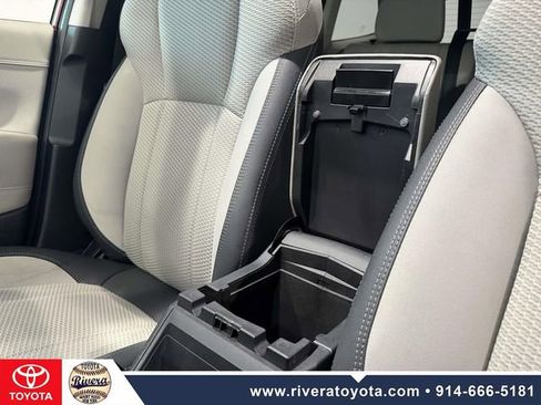 Used 2022 Subaru Forester Premium AWD/4WD image 24