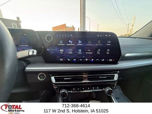 Used 2024 Chevrolet Traverse LT w/ LPO, Floor Liner Package FWD image 24