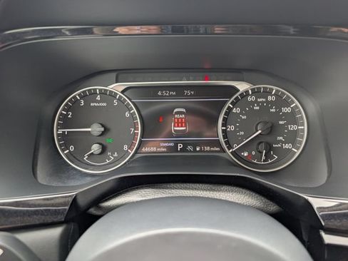 Used 2025 Nissan Pathfinder SV FWD image 15