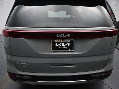Certified 2024 Kia Carnival SX Prestige image 9
