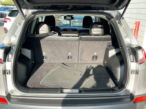 Used 2022 Jeep Cherokee Latitude Lux image 25