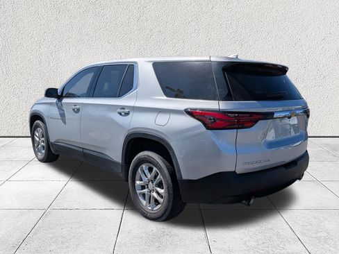 Used 2022 Chevrolet Traverse LS image 5