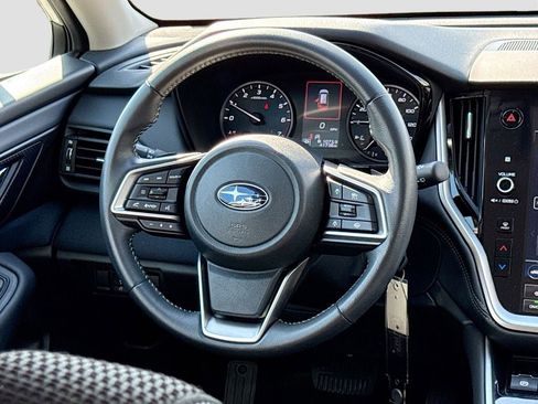 Used 2023 Subaru Outback Premium image 31