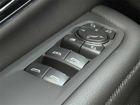 New 2026 GMC Yukon Denali w/ Denali Reserve Package image 13