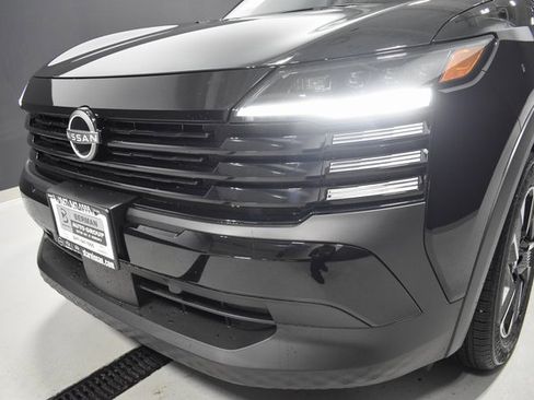 New 2026 Nissan Kicks SV image 11