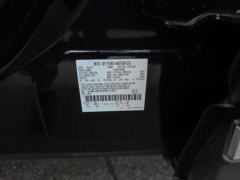 Used 2023 Lincoln Nautilus Reserve w/ Equipment Group 201A image 18