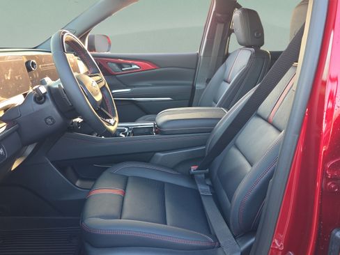 New 2026 Chevrolet Traverse RS w/ LPO, Floor Liner Package FWD image 28