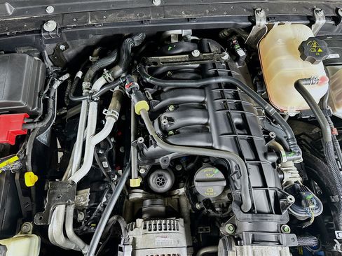 Used 2021 Jeep Gladiator Sport image 32