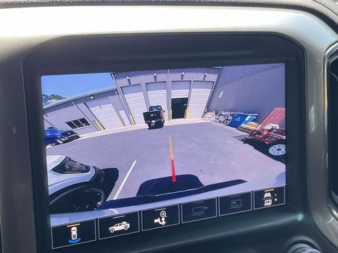 Used 2022 Chevrolet Silverado 2500 LTZ w/ LTZ Convenience Package AWD/4WD image 12