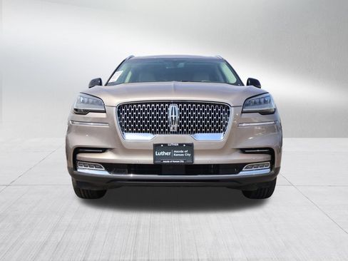 Used 2020 Lincoln Aviator Reserve w/ Equipment Group 201A AWD/4WD image 2