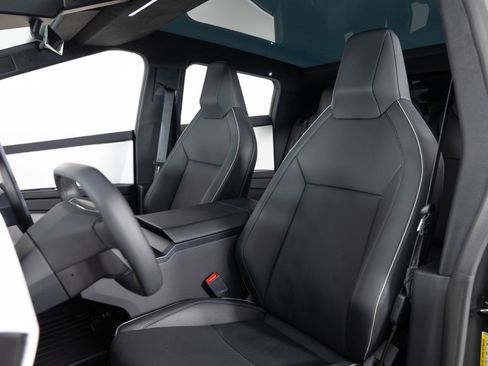 Used 2024 Tesla Cybertruck AWD Crew Cab image 16