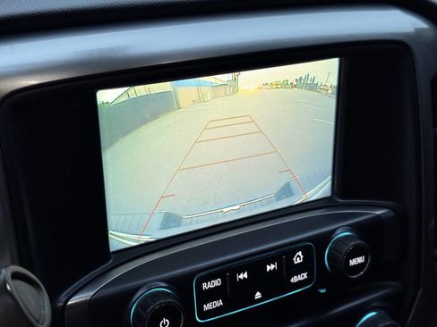 Used 2018 Chevrolet Silverado 1500 LT image 22