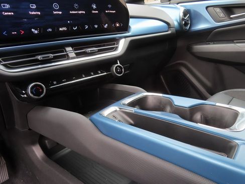 New 2026 Chevrolet Equinox EV LT image 6