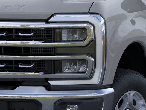 New 2026 Ford F250 XLT w/ XLT Premium Package AWD/4WD image 18