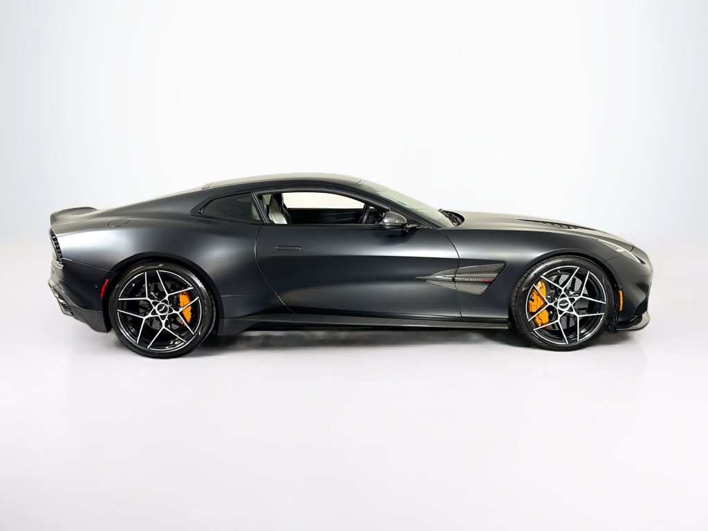Used 2025 Aston Martin Vanquish RWD image 6