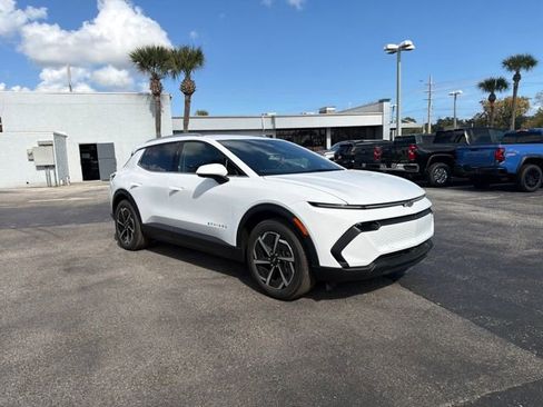 New 2026 Chevrolet Equinox EV LT image 18