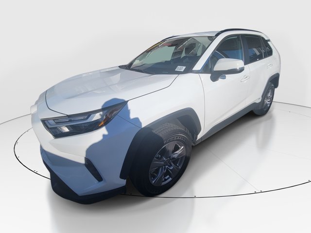 Used 2025 Toyota RAV4 XLE AWD/4WD image 3