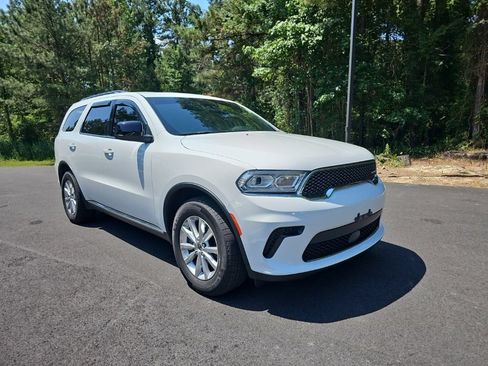 Used 2024 Dodge Durango SXT RWD image 3