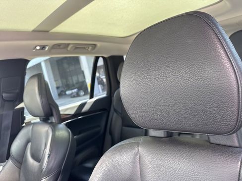 Used 2018 Volvo XC90 T6 Momentum w/ Convenience Package image 5