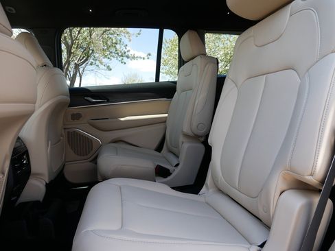 New 2026 Jeep Grand Cherokee L Limited AWD/4WD image 10