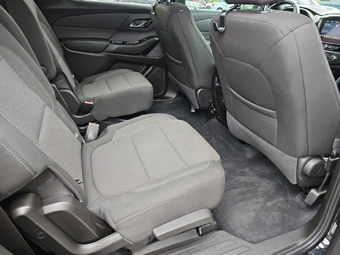 Used 2023 Chevrolet Traverse LT FWD image 12