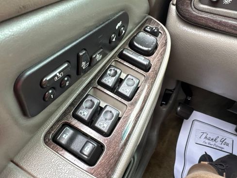 Used 2004 GMC Yukon Denali AWD/4WD image 9