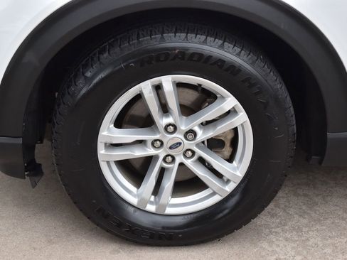 Used 2021 Ford Explorer XLT image 37