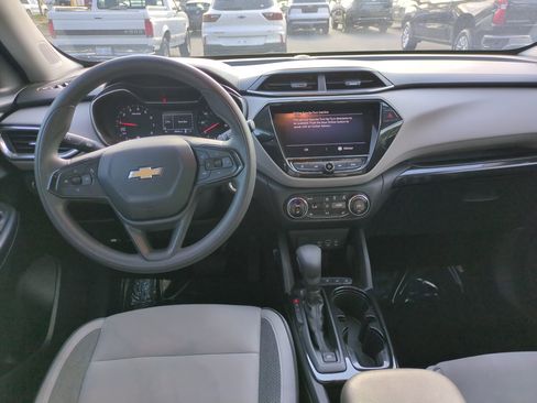 Certified 2021 Chevrolet TrailBlazer LT w/ Convenience Package FWD image 28