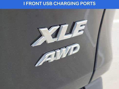 Used 2020 Toyota RAV4 XLE w/ Carpet Mat Package image 12