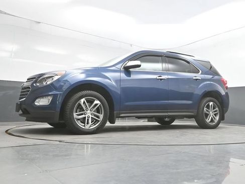 Used 2017 Chevrolet Equinox Premier w/ Enhanced Convenience Package AWD/4WD image 23
