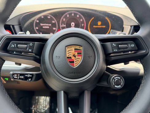 Certified 2026 Porsche Cayenne AWD/4WD image 31