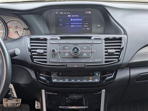 Used 2017 Honda Accord Sport image 17